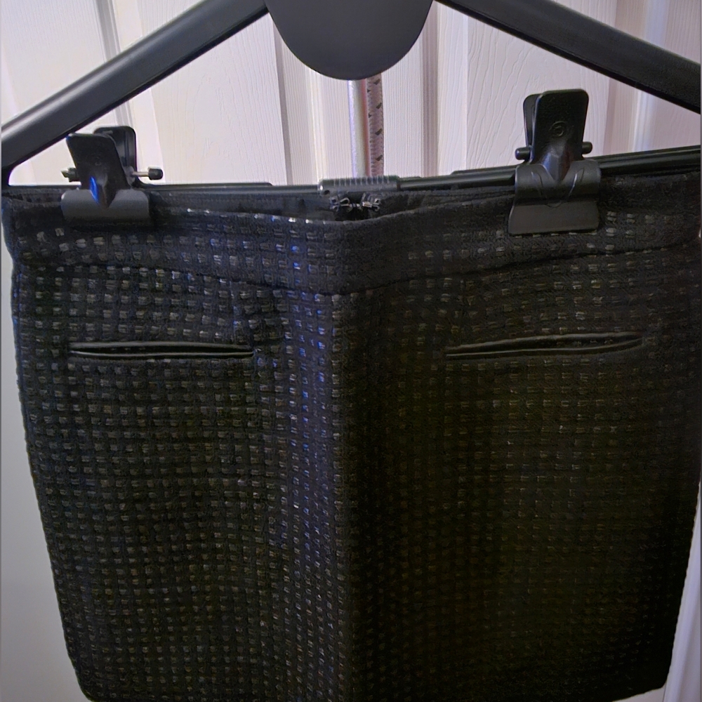 Elegant Black Textured Women's Mini Skirt